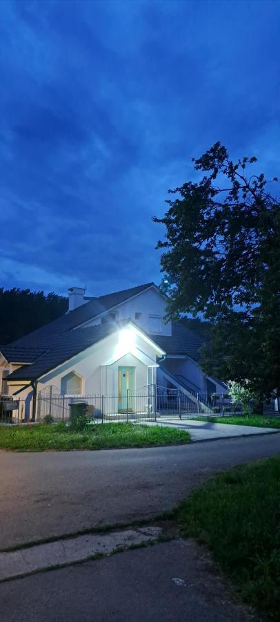Ferienwohnung Santorini Sremska Mitrovica Exterior foto