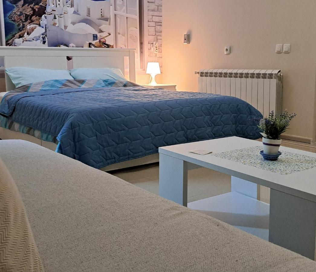 Ferienwohnung Santorini Sremska Mitrovica Exterior foto